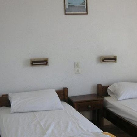 Efrosyni Apartments Agia Marina  Exterior foto