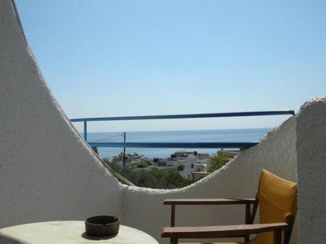 Efrosyni Apartments Agia Marina  Exterior foto